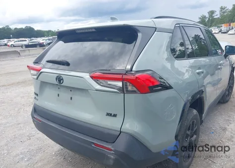 2022 Toyota Rav4 Xle z USA, uszkodzony, nr VIN 2T3W1RFV7NW195595